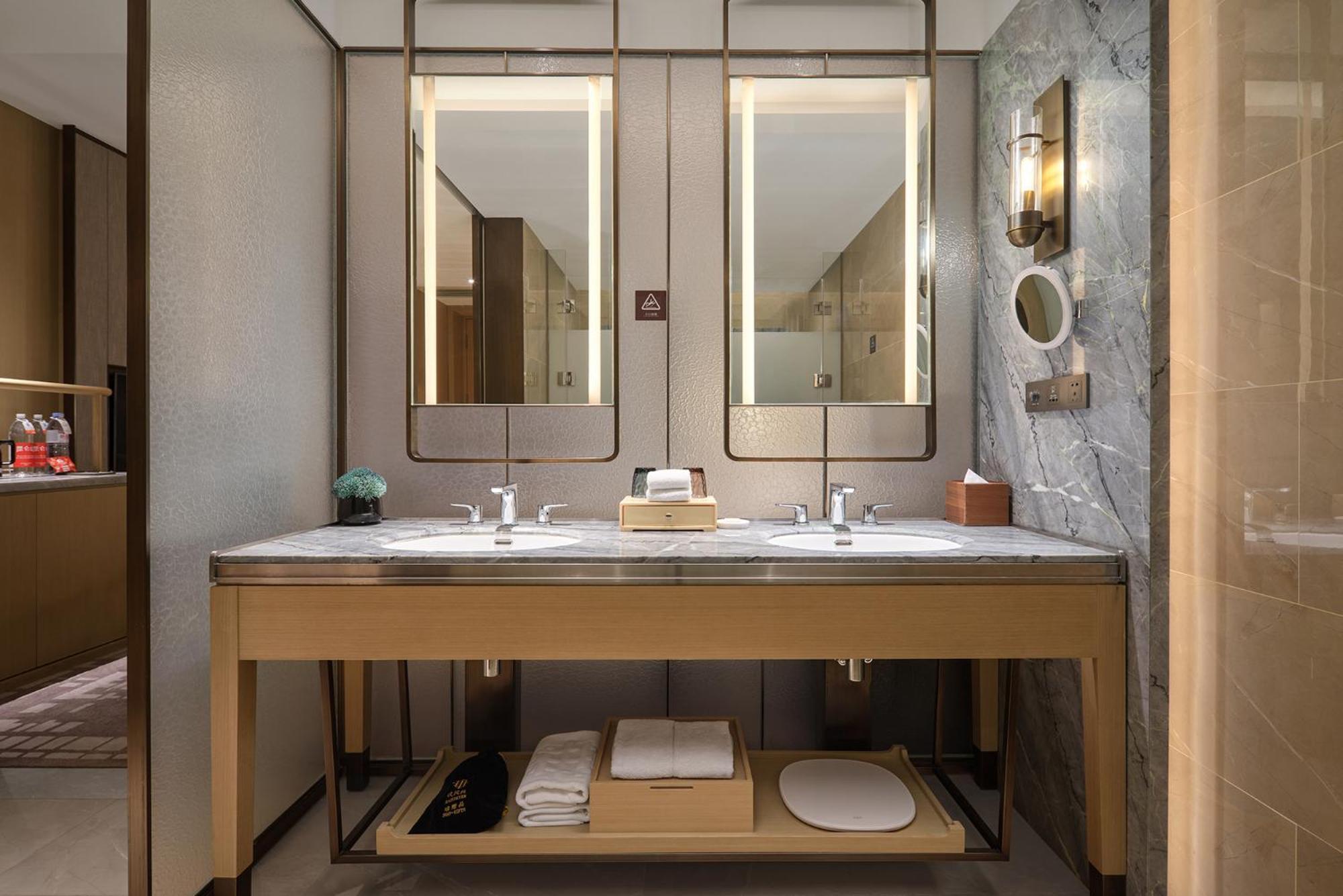 Dongguan Dongcheng International Hotel - Free Shuttle Buses For Executive Room Guests During Canton Fair Buitenkant foto
