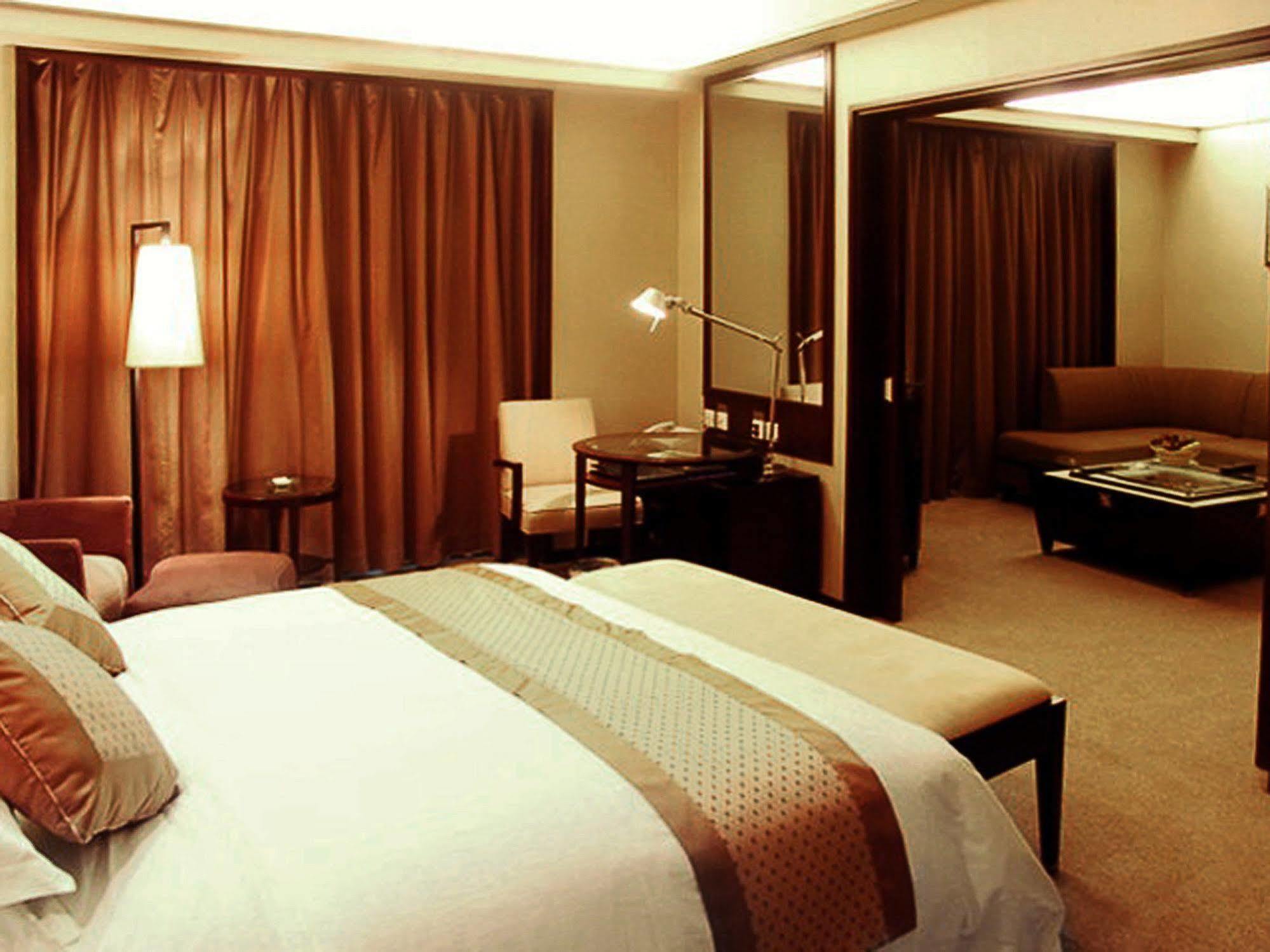 Dongguan Dongcheng International Hotel - Free Shuttle Buses For Executive Room Guests During Canton Fair Buitenkant foto