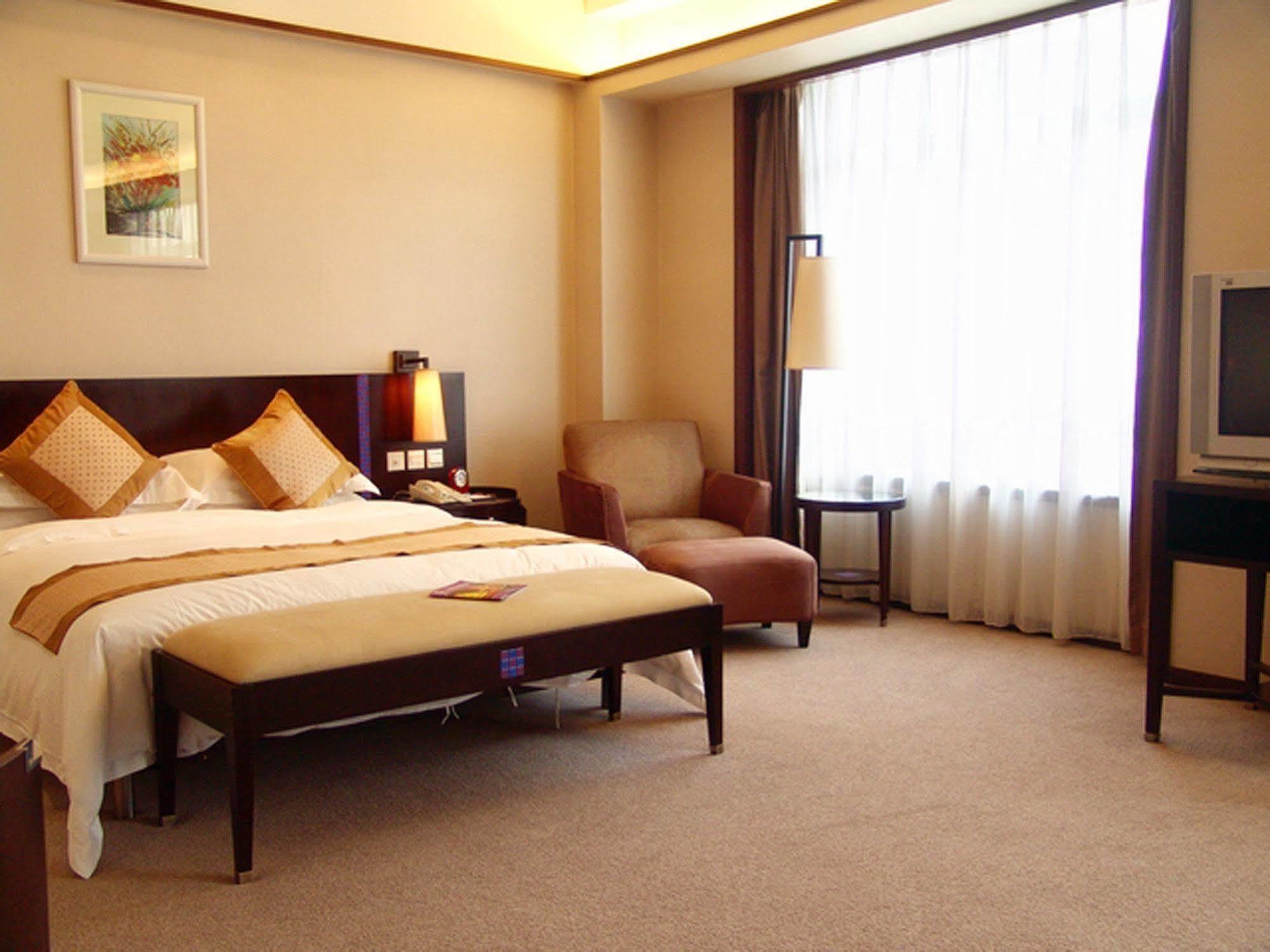 Dongguan Dongcheng International Hotel - Free Shuttle Buses For Executive Room Guests During Canton Fair Buitenkant foto