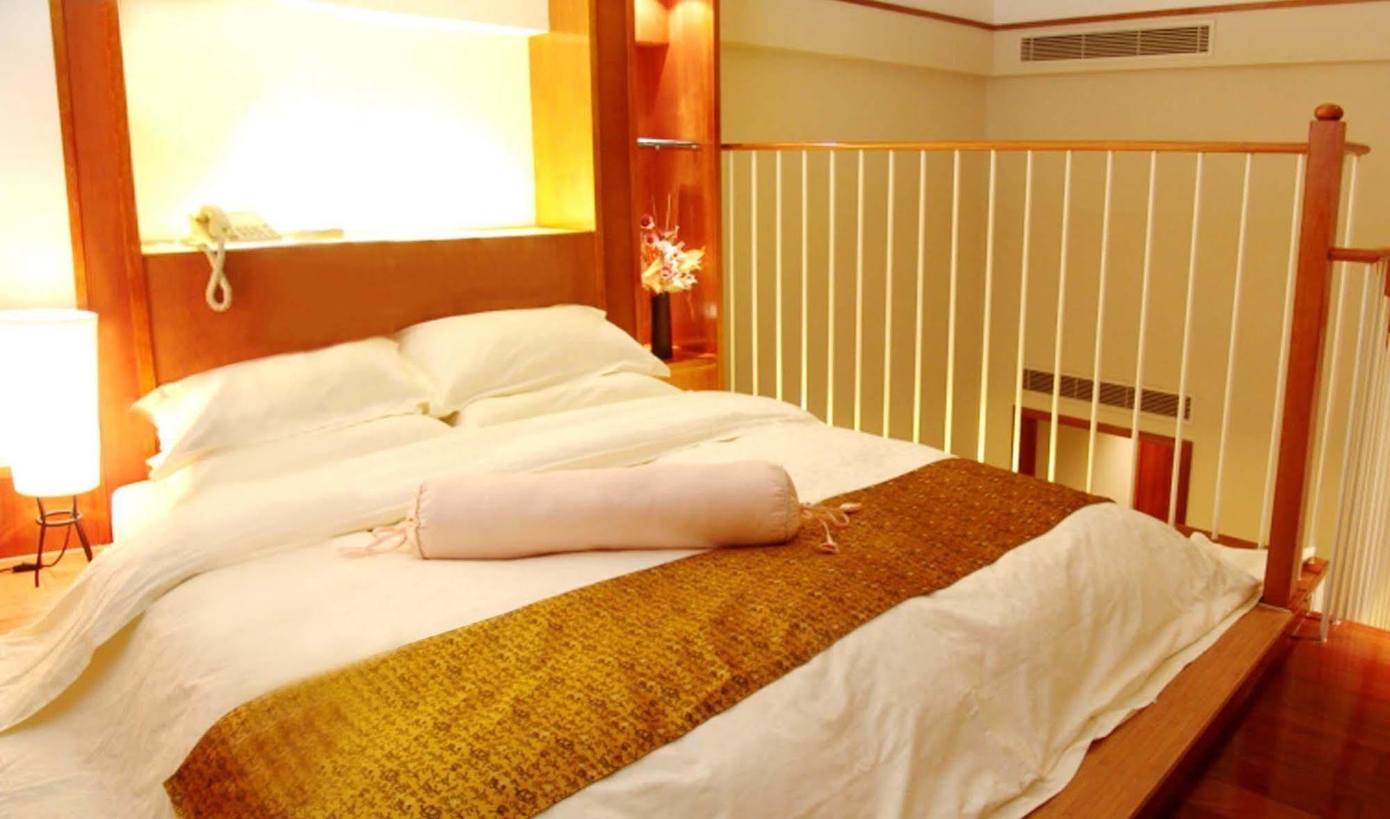 Dongguan Dongcheng International Hotel - Free Shuttle Buses For Executive Room Guests During Canton Fair Buitenkant foto